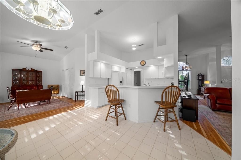 En Venta: $325,000 (3 camas, 2 baños, 2030 Pies cuadrados)