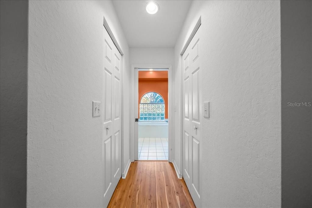 En Venta: $325,000 (3 camas, 2 baños, 2030 Pies cuadrados)