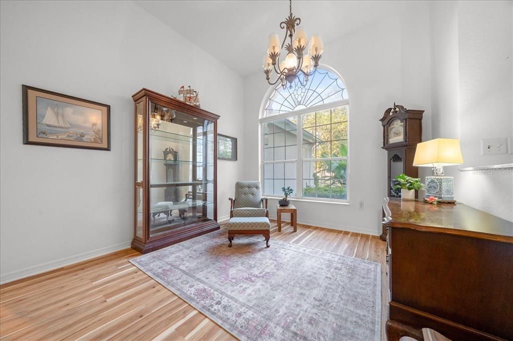 En Venta: $325,000 (3 camas, 2 baños, 2030 Pies cuadrados)