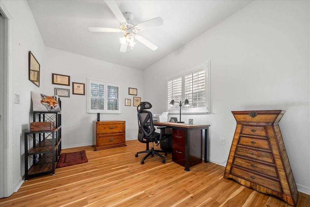 En Venta: $325,000 (3 camas, 2 baños, 2030 Pies cuadrados)