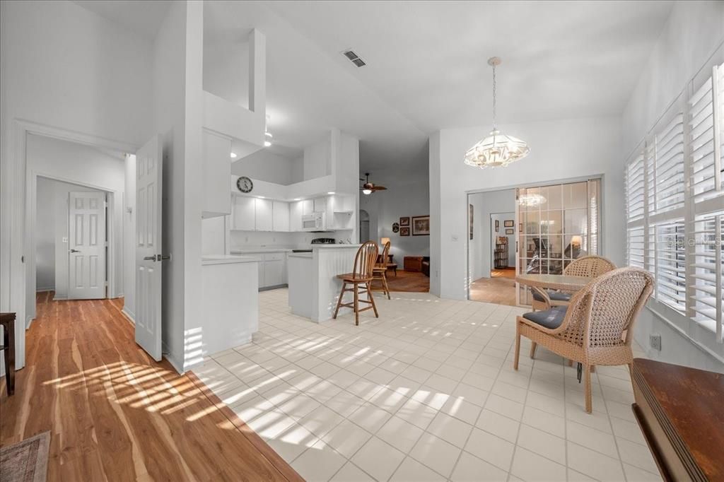 En Venta: $325,000 (3 camas, 2 baños, 2030 Pies cuadrados)