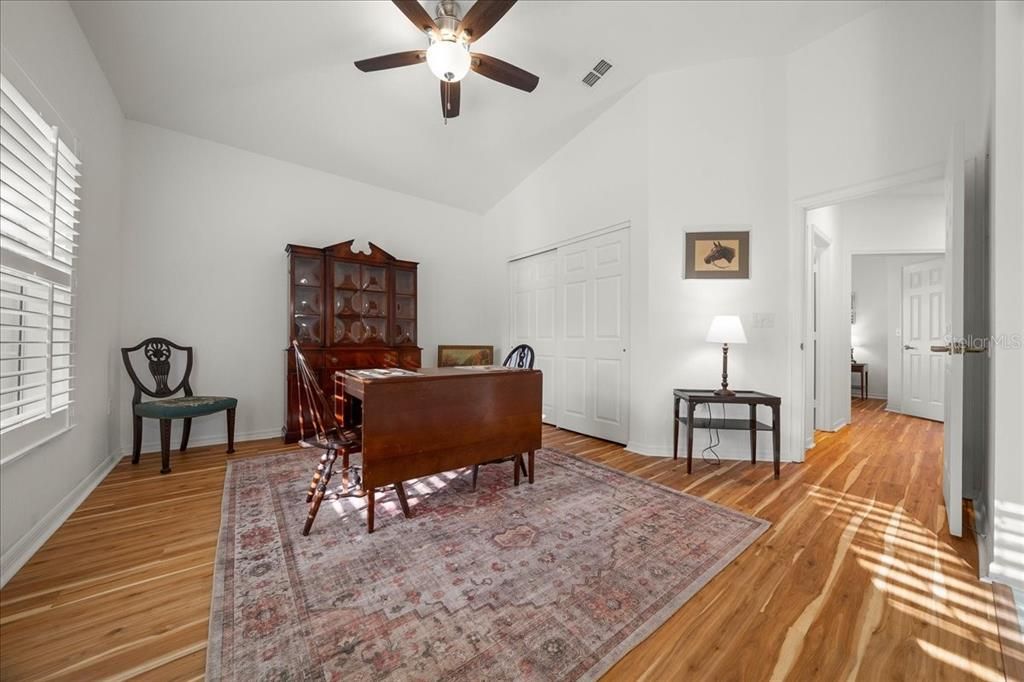 En Venta: $325,000 (3 camas, 2 baños, 2030 Pies cuadrados)