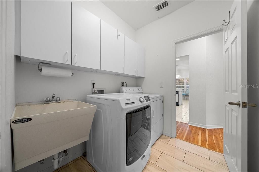 En Venta: $325,000 (3 camas, 2 baños, 2030 Pies cuadrados)