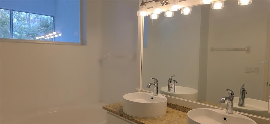 For Sale: $349,900 (3 beds, 2 baths, 1806 Square Feet)