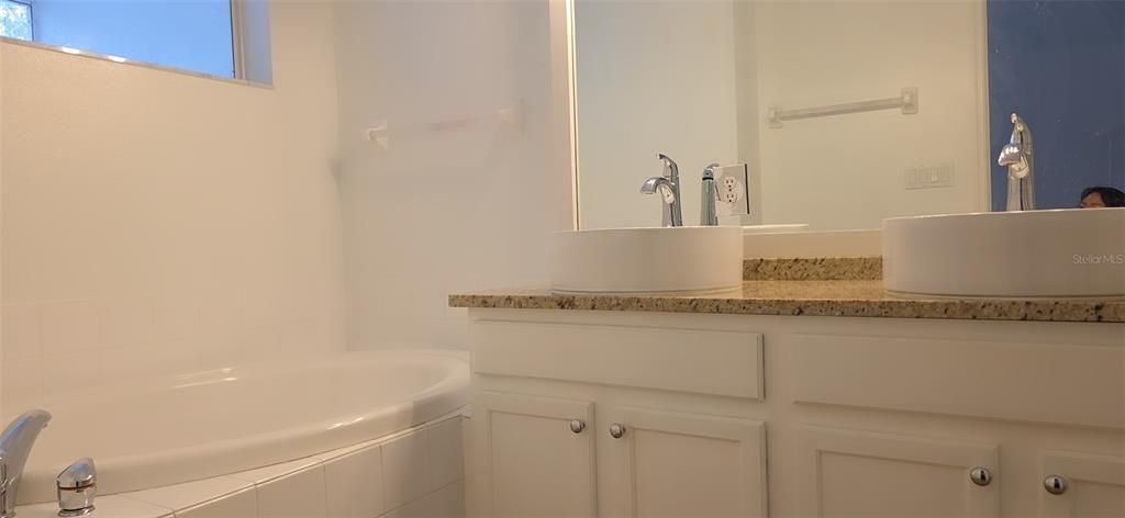 For Sale: $349,900 (3 beds, 2 baths, 1806 Square Feet)