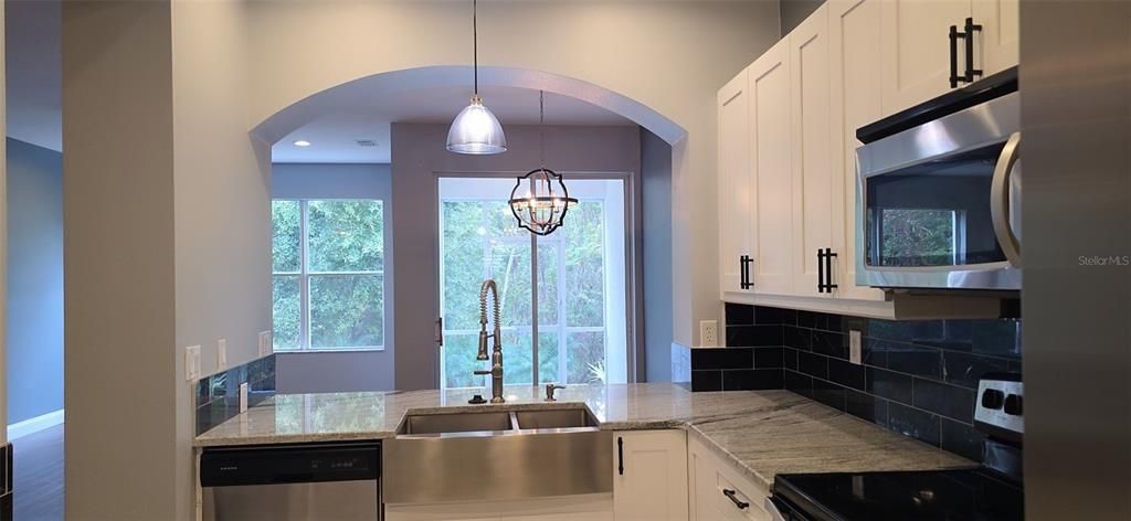 For Sale: $349,900 (3 beds, 2 baths, 1806 Square Feet)