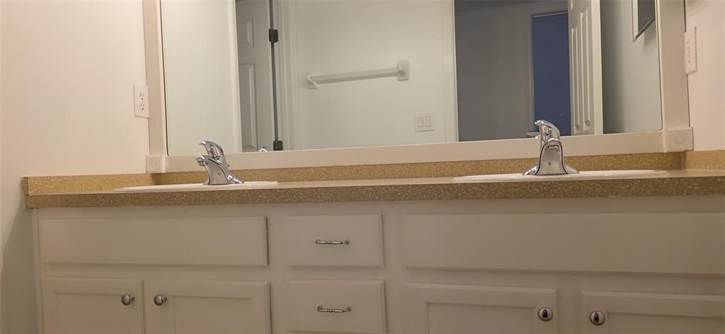 For Sale: $349,900 (3 beds, 2 baths, 1806 Square Feet)