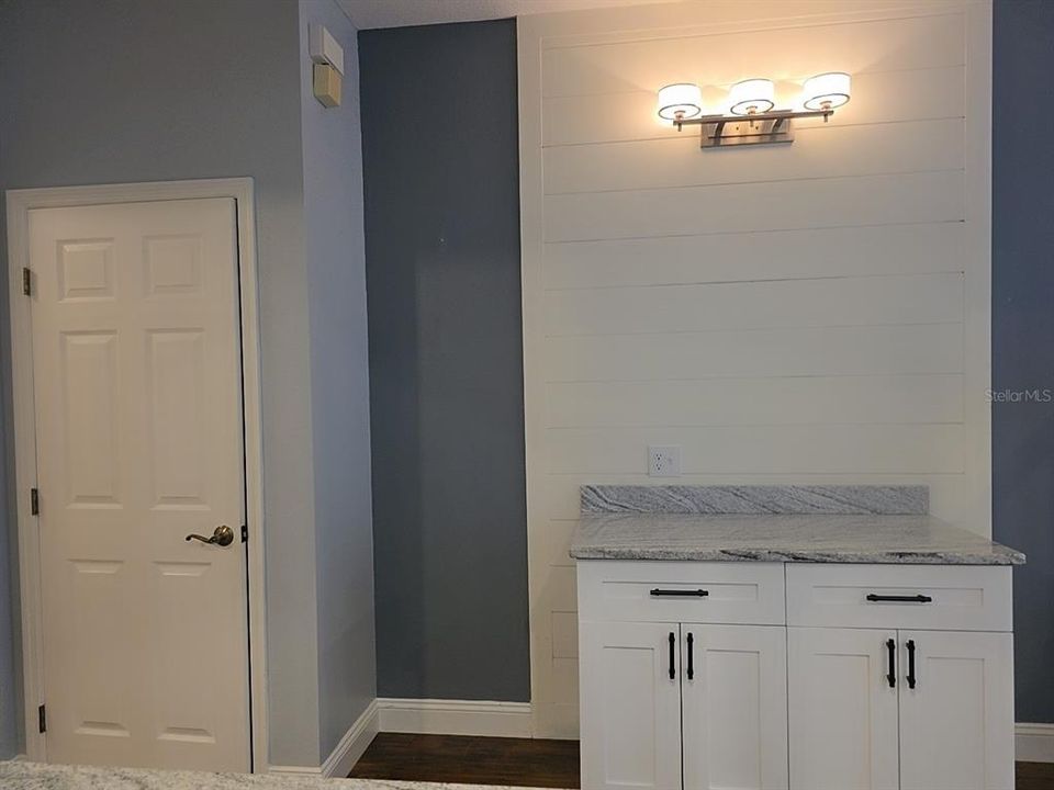 For Sale: $349,900 (3 beds, 2 baths, 1806 Square Feet)