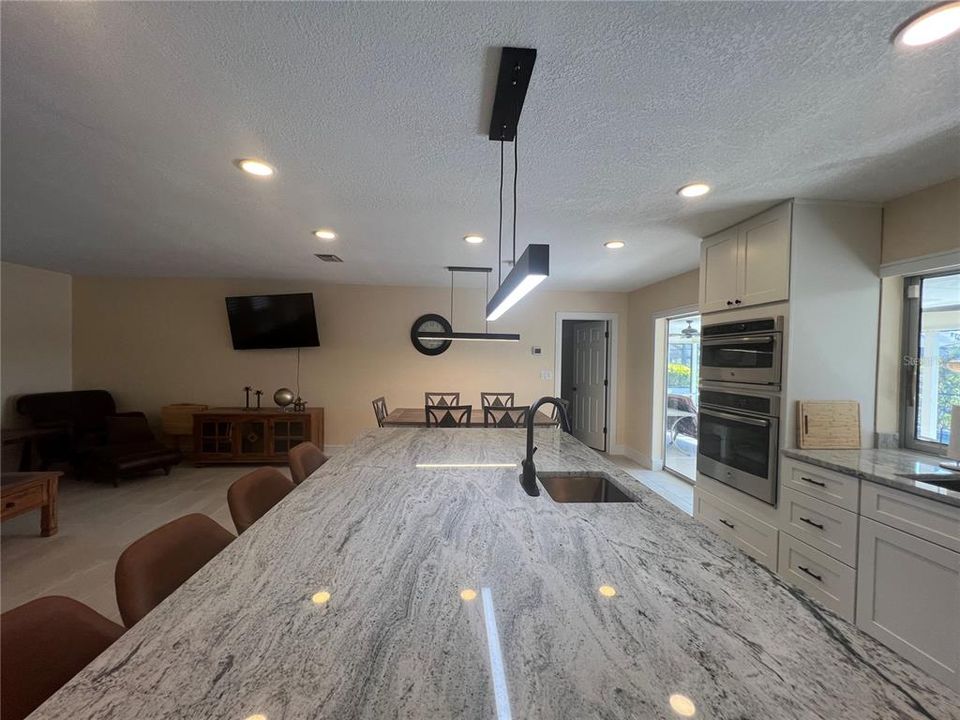 出租: $4,500 (3 贝兹, 2 浴室, 2169 平方英尺)