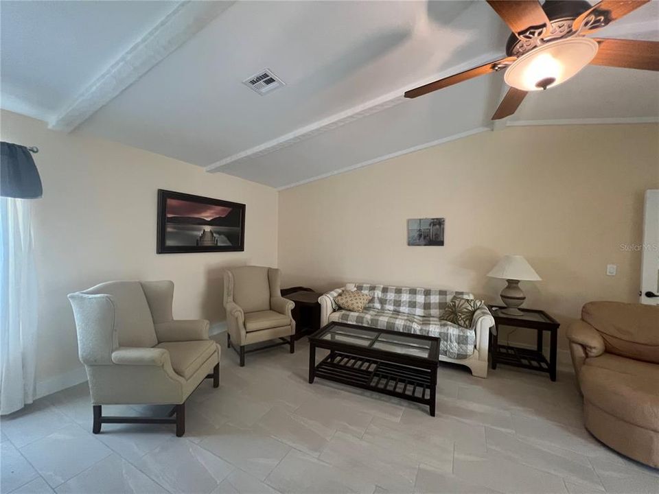 出租: $4,500 (3 贝兹, 2 浴室, 2169 平方英尺)