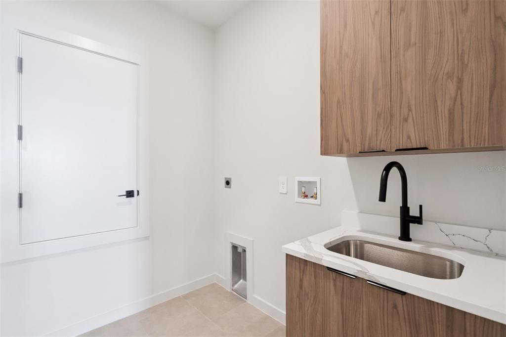 En Venta: $358,400 (3 camas, 2 baños, 1659 Pies cuadrados)