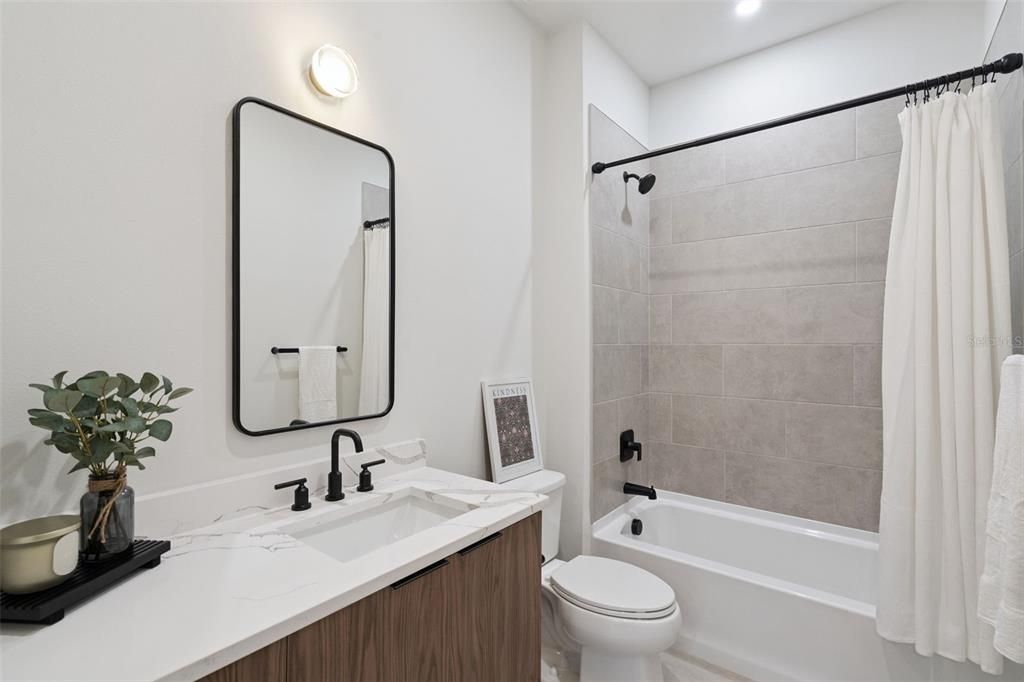 En Venta: $358,400 (3 camas, 2 baños, 1659 Pies cuadrados)