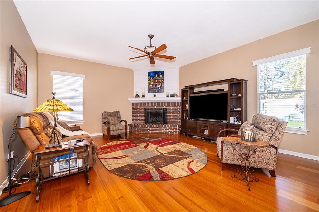 На продажу: $729,500 (4 спален, 3 ванн, 2747 Квадратных фут)