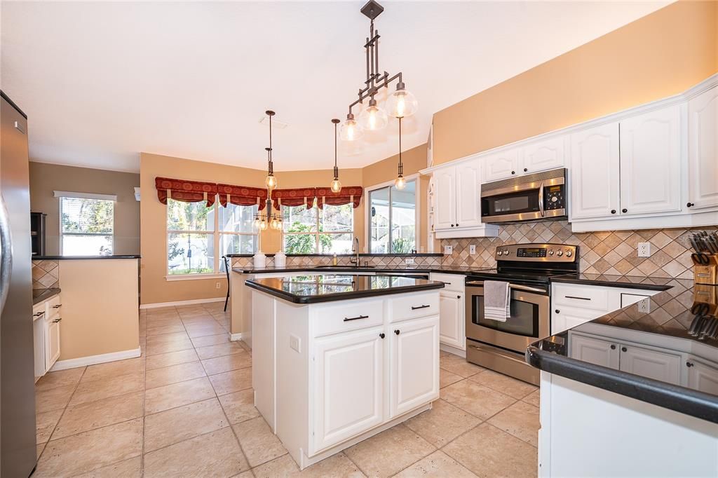 На продажу: $729,500 (4 спален, 3 ванн, 2747 Квадратных фут)