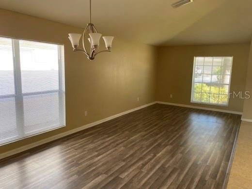 В аренду: $2,395 (4 спален, 2 ванн, 1956 Квадратных фут)