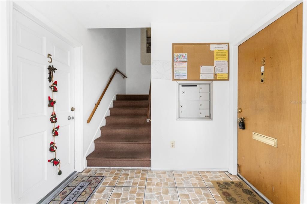 На продажу: $130,000 (2 спален, 2 ванн, 919 Квадратных фут)