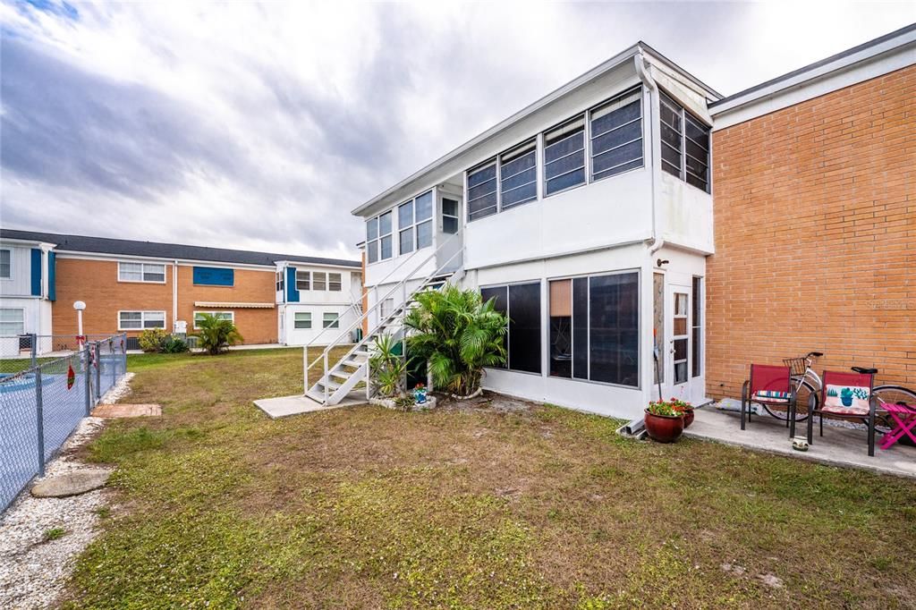 На продажу: $130,000 (2 спален, 2 ванн, 919 Квадратных фут)