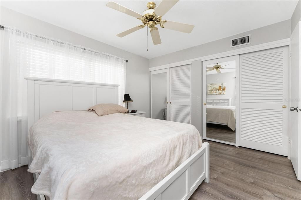 На продажу: $130,000 (2 спален, 2 ванн, 919 Квадратных фут)