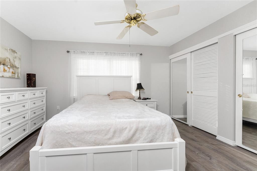 На продажу: $130,000 (2 спален, 2 ванн, 919 Квадратных фут)