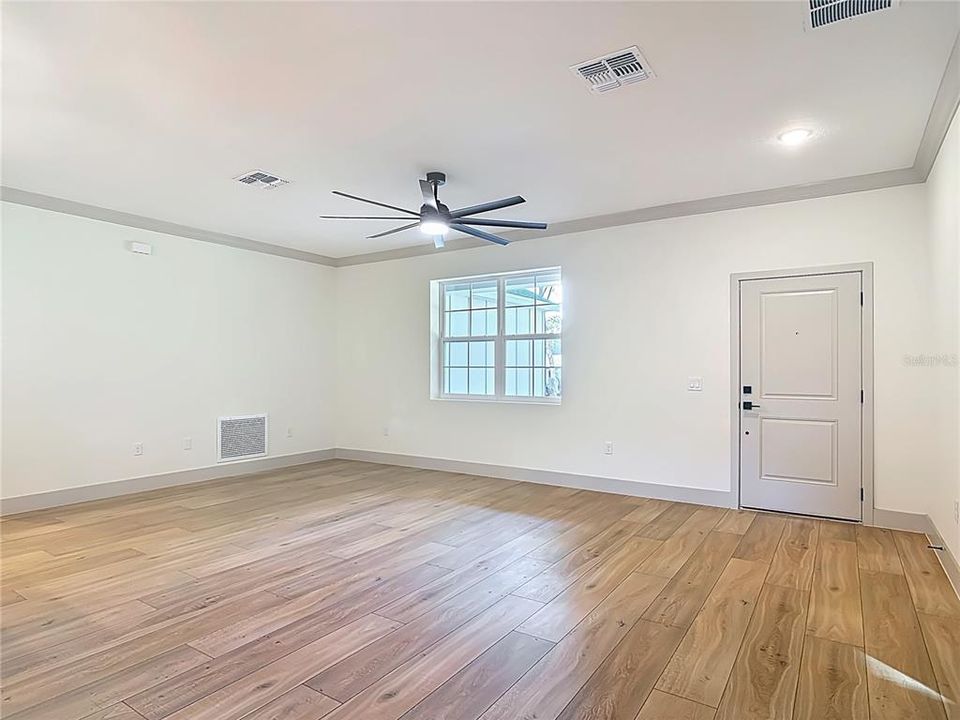 En Venta: $515,800 (4 camas, 2 baños, 2035 Pies cuadrados)