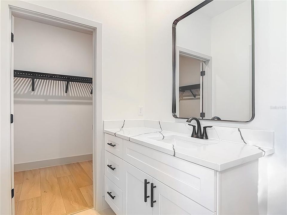 En Venta: $515,800 (4 camas, 2 baños, 2035 Pies cuadrados)