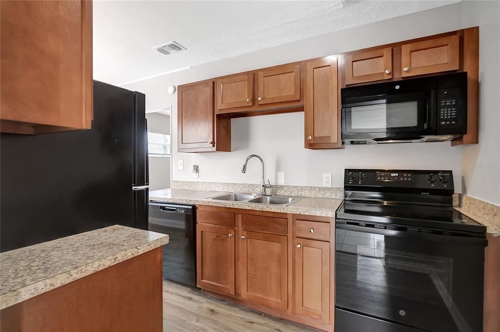 En Venta: $299,900 (4 camas, 1 baños, 1047 Pies cuadrados)