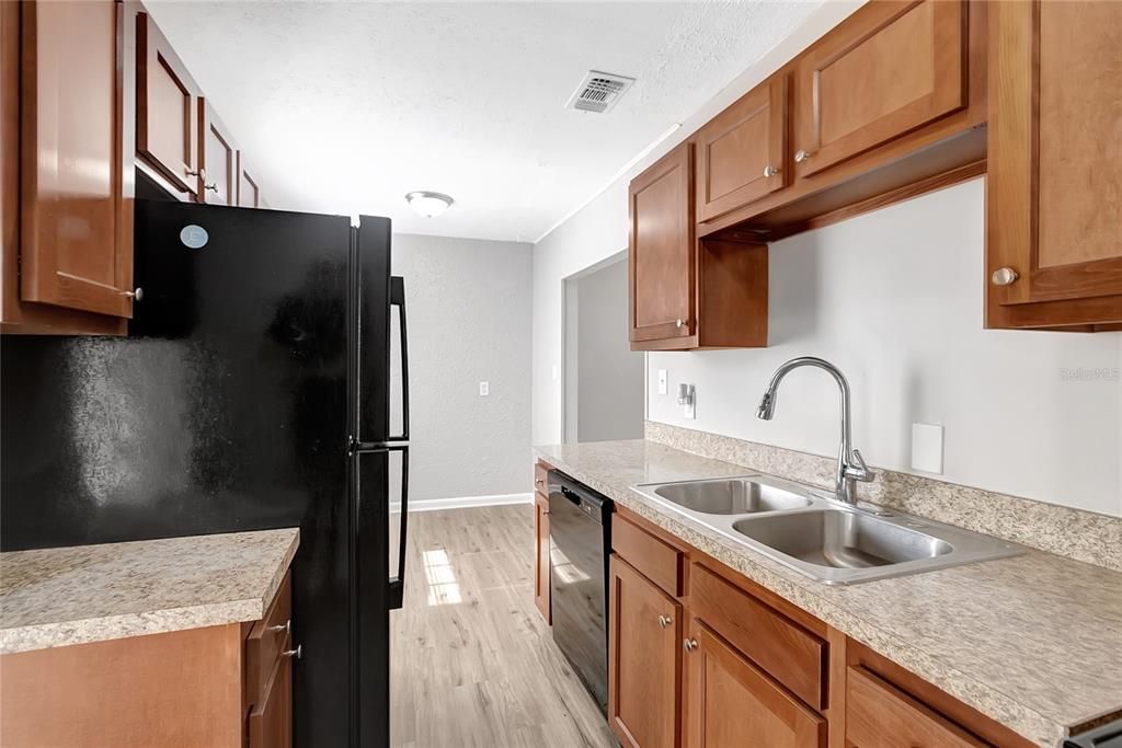 En Venta: $299,900 (4 camas, 1 baños, 1047 Pies cuadrados)