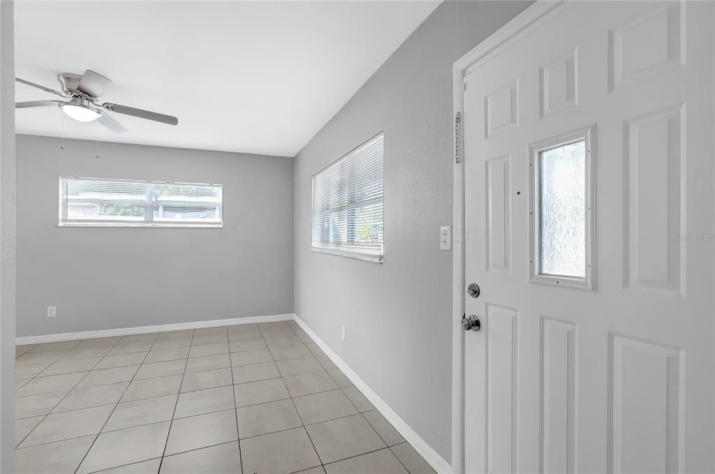 En Venta: $299,900 (4 camas, 1 baños, 1047 Pies cuadrados)