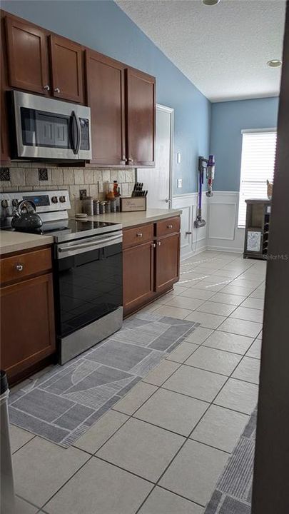 出租: $2,200 (4 贝兹, 2 浴室, 1684 平方英尺)