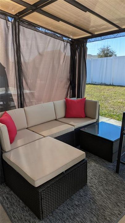 出租: $2,200 (4 贝兹, 2 浴室, 1684 平方英尺)