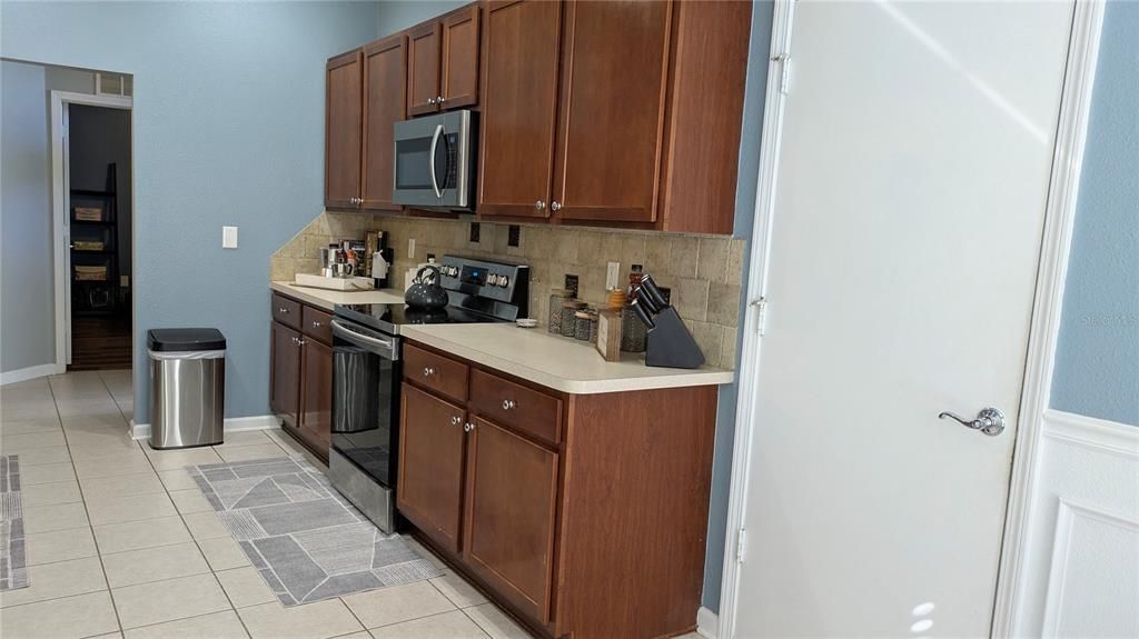 出租: $2,200 (4 贝兹, 2 浴室, 1684 平方英尺)