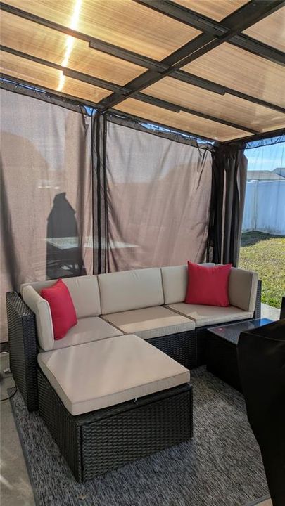 出租: $2,200 (4 贝兹, 2 浴室, 1684 平方英尺)