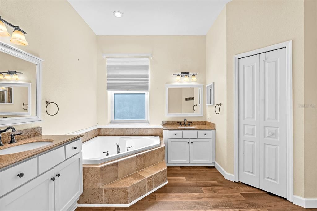 For Sale: $475,000 (4 beds, 2 baths, 2180 Square Feet)