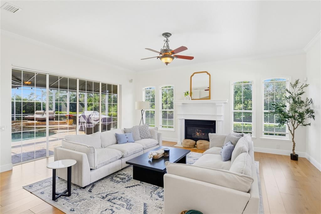 For Sale: $1,300,000 (5 beds, 3 baths, 3471 Square Feet)