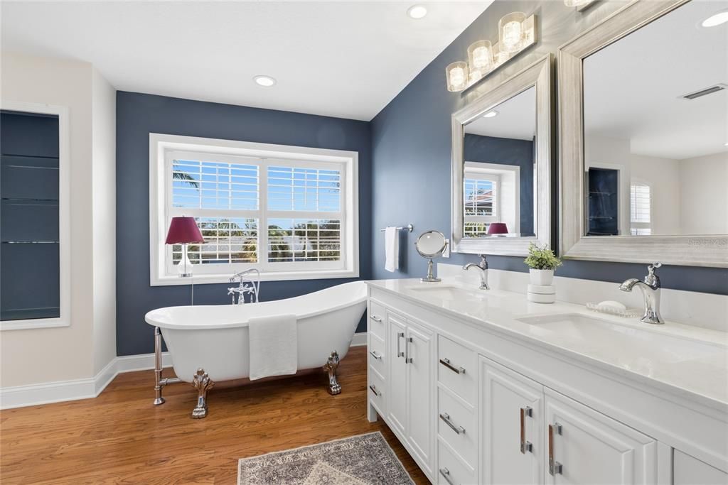 For Sale: $1,300,000 (5 beds, 3 baths, 3471 Square Feet)