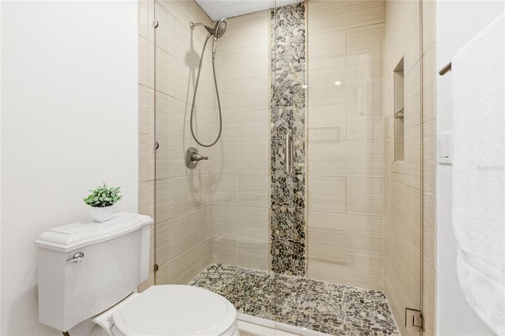 For Sale: $1,300,000 (5 beds, 3 baths, 3471 Square Feet)