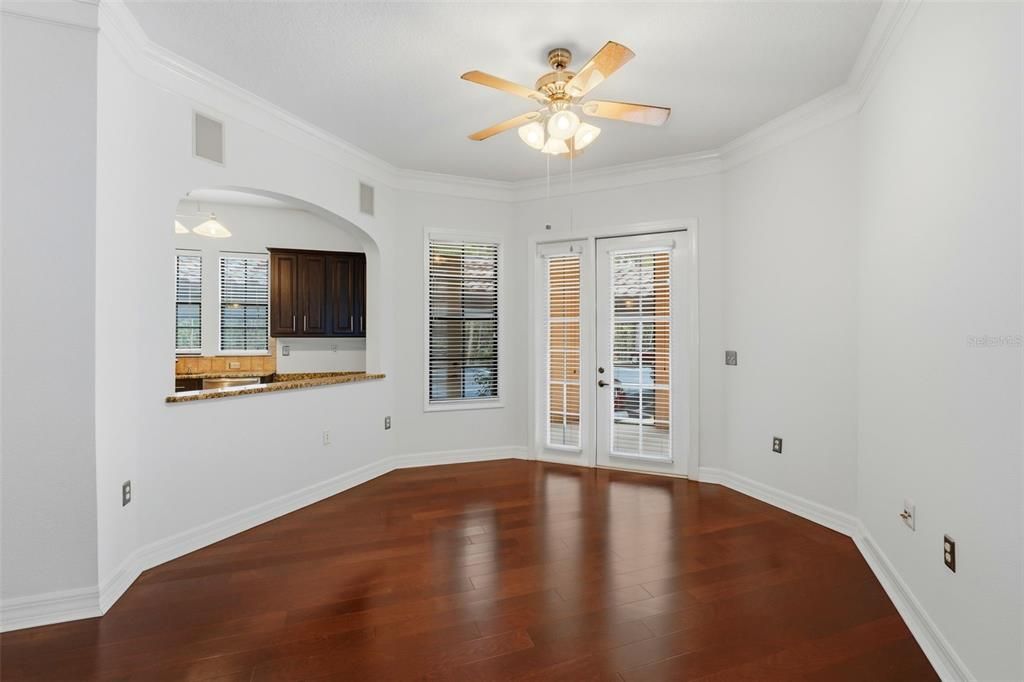 待售: $470,000 (2 贝兹, 2 浴室, 1350 平方英尺)