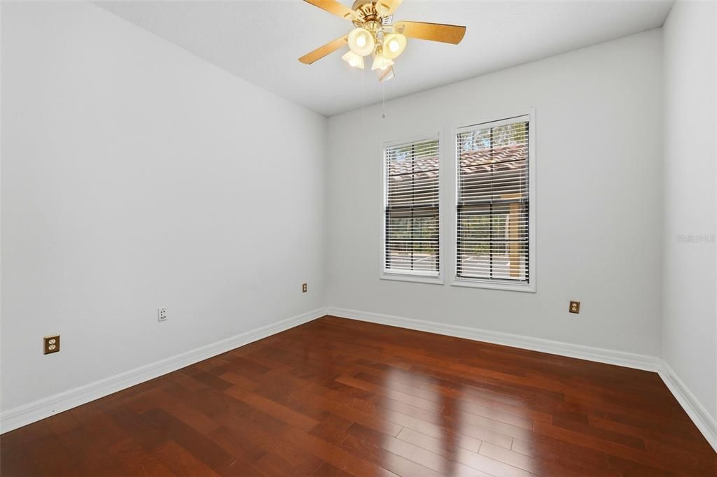 待售: $470,000 (2 贝兹, 2 浴室, 1350 平方英尺)