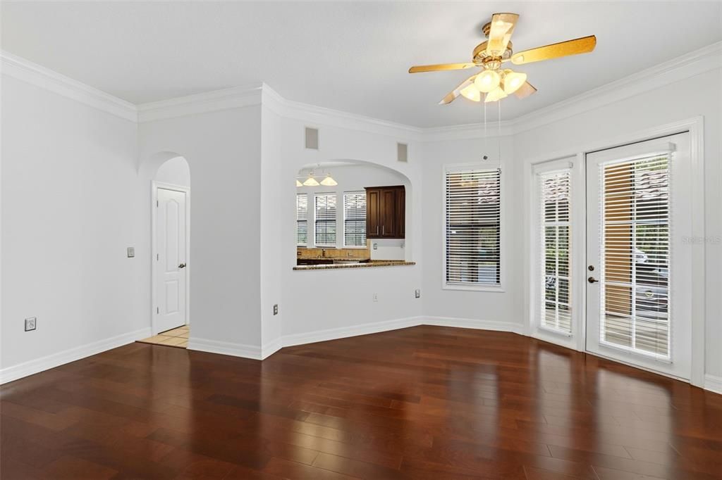 待售: $470,000 (2 贝兹, 2 浴室, 1350 平方英尺)