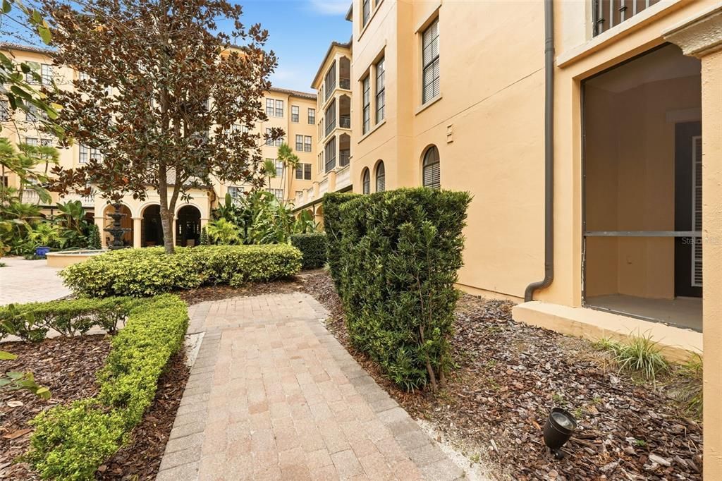 待售: $470,000 (2 贝兹, 2 浴室, 1350 平方英尺)