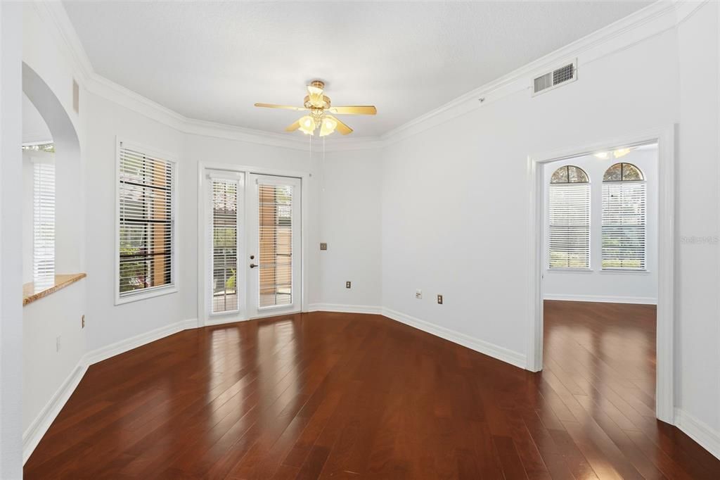 待售: $470,000 (2 贝兹, 2 浴室, 1350 平方英尺)