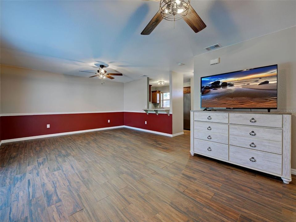 На продажу: $209,000 (2 спален, 2 ванн, 900 Квадратных фут)