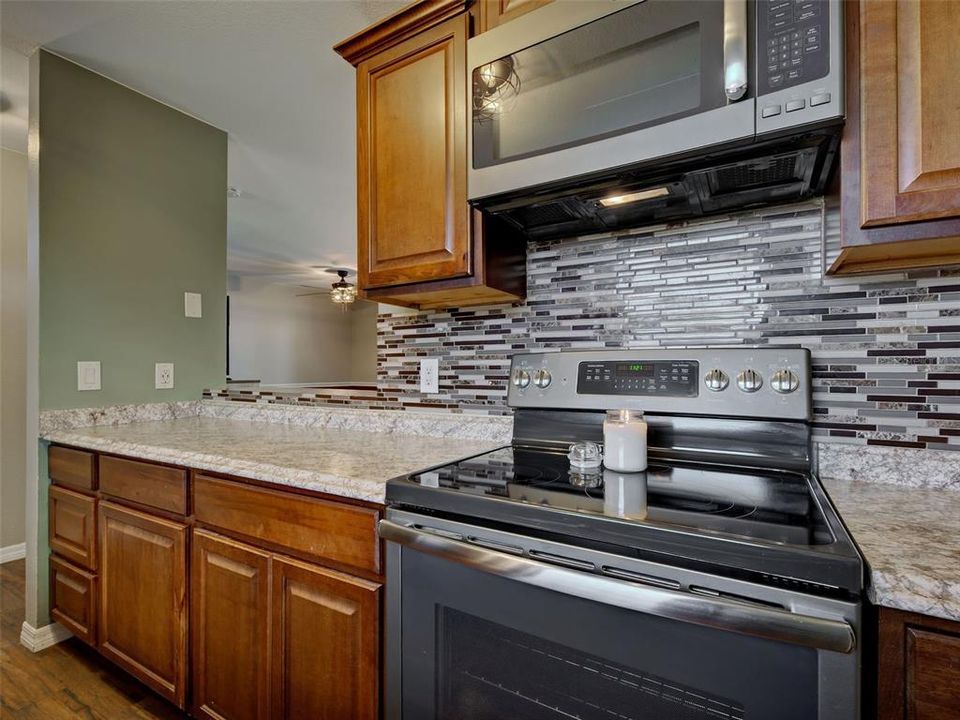 На продажу: $209,000 (2 спален, 2 ванн, 900 Квадратных фут)