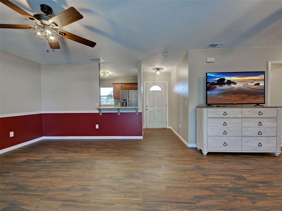 На продажу: $209,000 (2 спален, 2 ванн, 900 Квадратных фут)