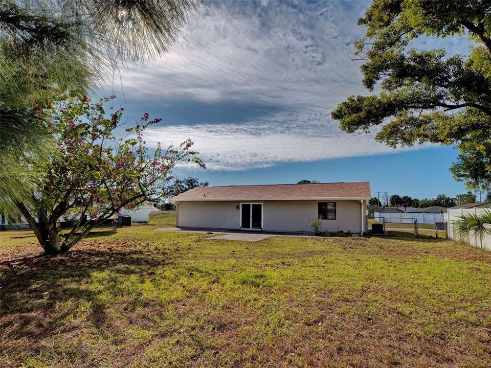 На продажу: $209,000 (2 спален, 2 ванн, 900 Квадратных фут)