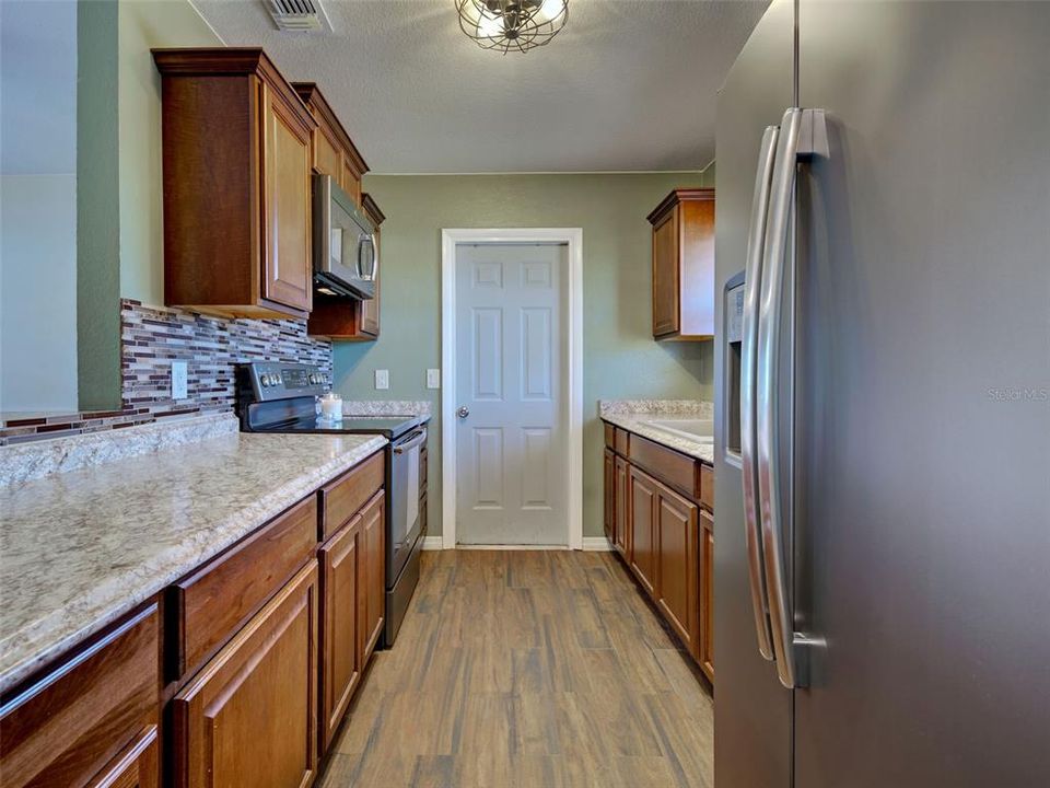 На продажу: $209,000 (2 спален, 2 ванн, 900 Квадратных фут)