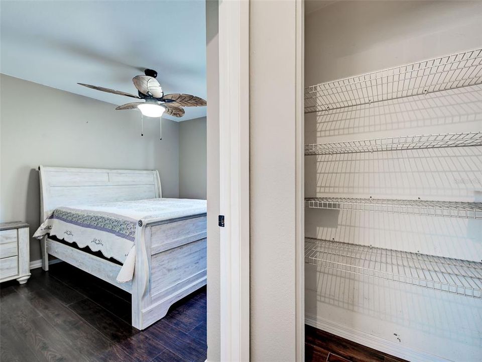 На продажу: $209,000 (2 спален, 2 ванн, 900 Квадратных фут)