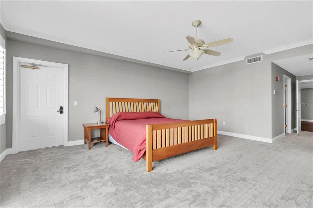 Active With Contract: $3,600,000 (3 beds, 2 baths, 3300 Square Feet)