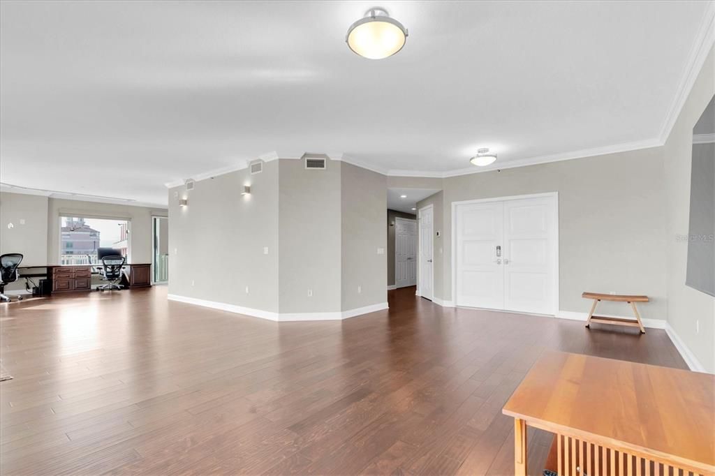 Active With Contract: $3,600,000 (3 beds, 2 baths, 3300 Square Feet)