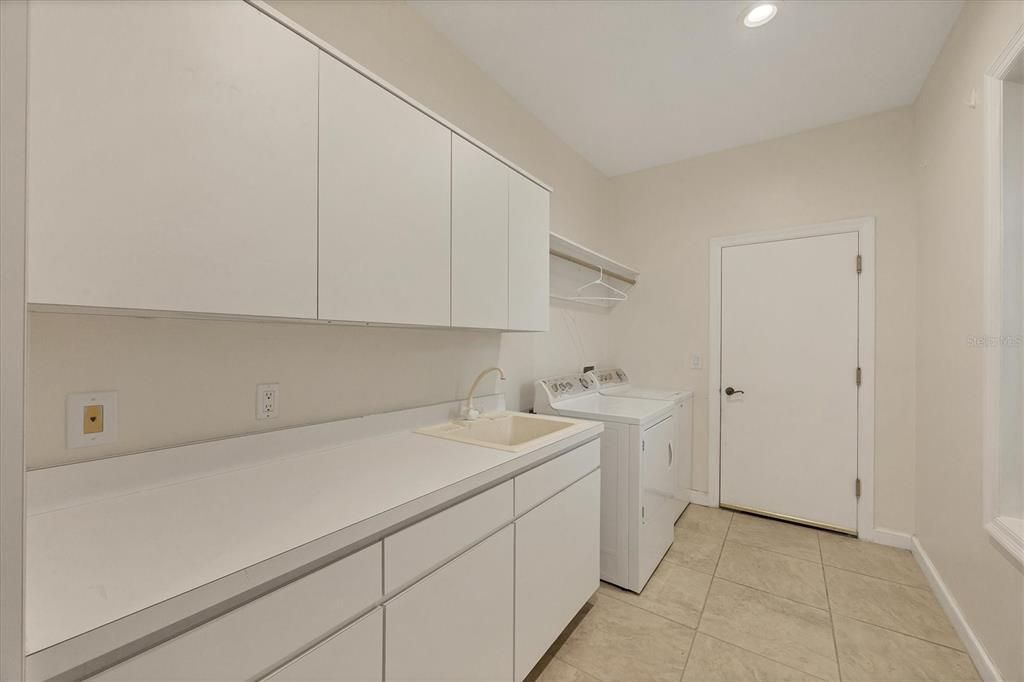 For Sale: $495,000 (3 beds, 2 baths, 2455 Square Feet)